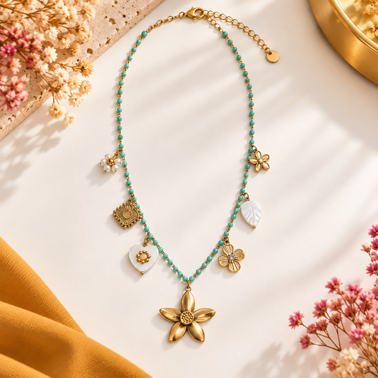 Collier Perles Turquoise & Charms Fleurs Doré en acier inoxydable pour femme